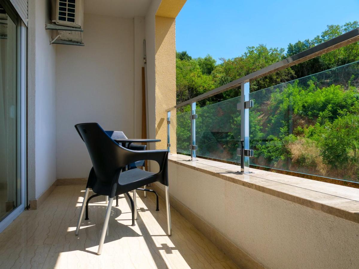 Contemporary Nikic * Budva